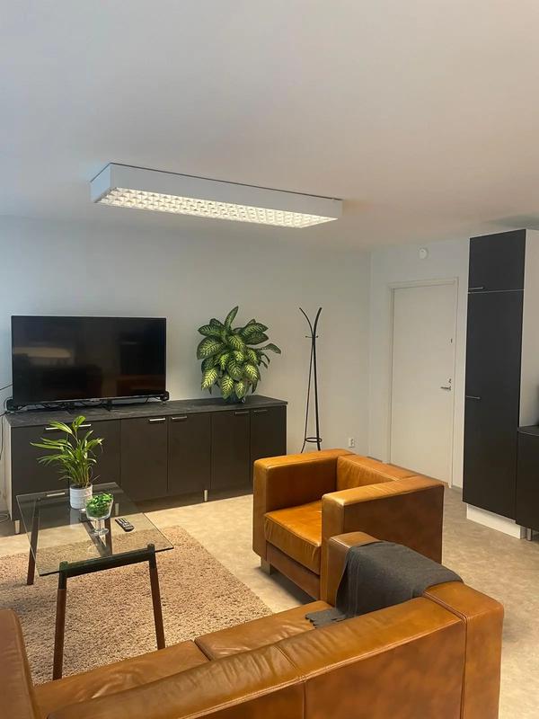 Topeekan Liikekiinteistöt Oy:n toimistotilat Kauhajoella – viihtyisä neuvottelu- ja odotustila